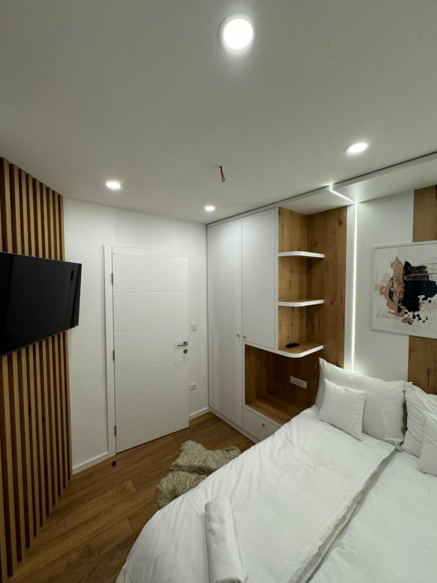 Mona Luxury Apartments - Free Garage Parking ซาราเยโว ภายนอก รูปภาพ
